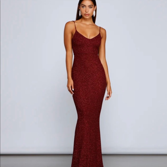 Gorgeous burgundy glitter formal dress - Picture 2 of 2